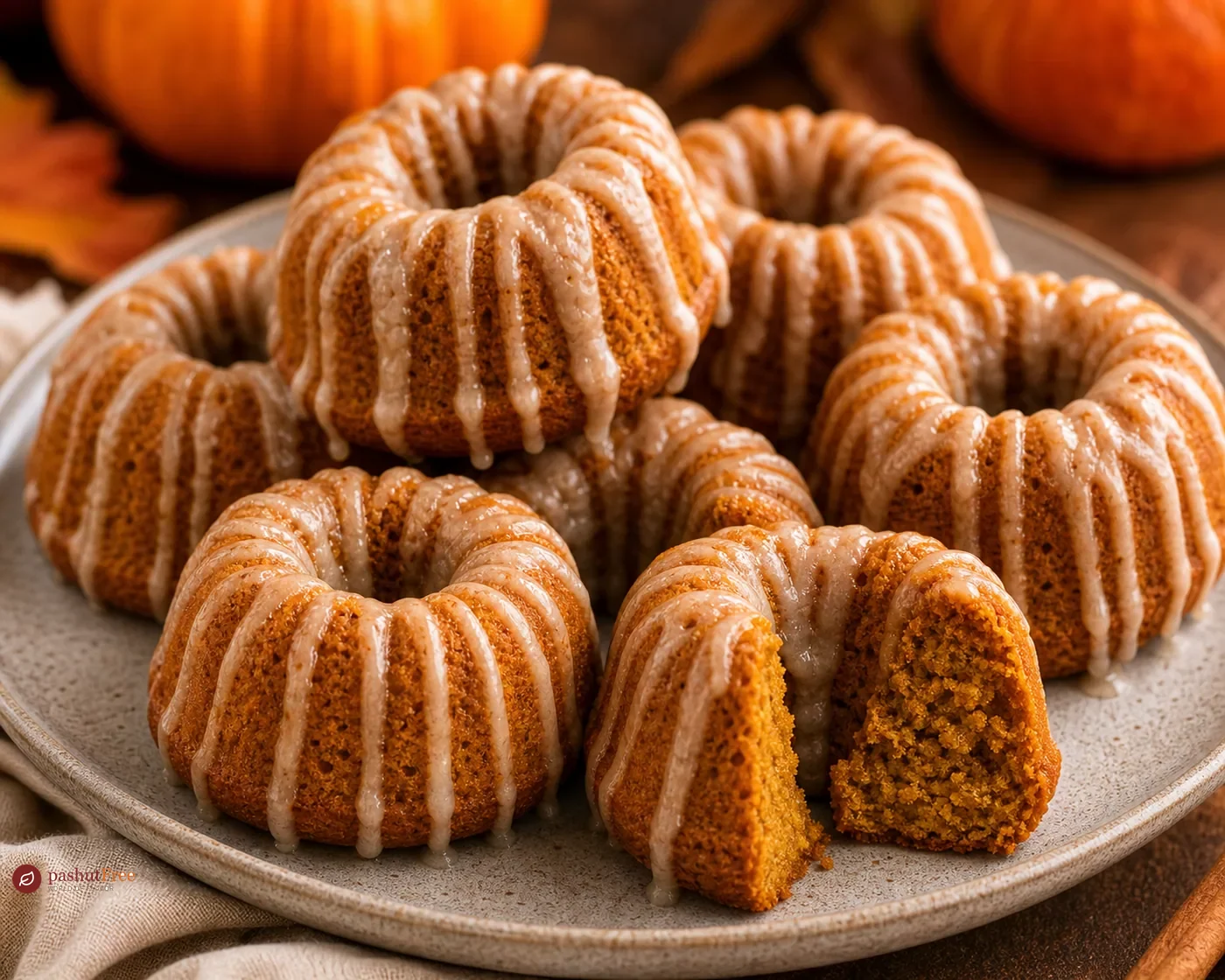 Pumpkin Spice Mini Bundt Cakes with Vegan Cream Cheese Glaze